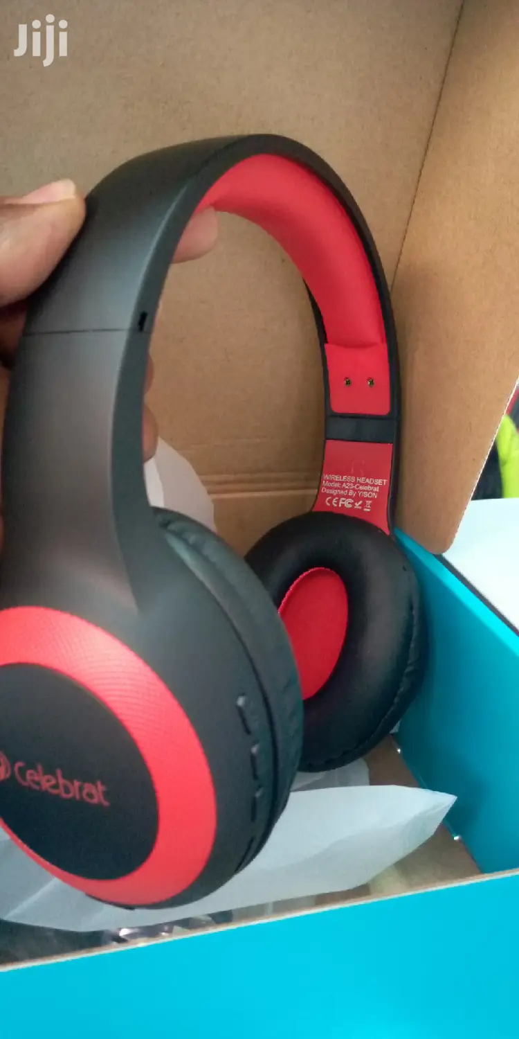 Celebrat Stereo Wireless/ Wired Headset.