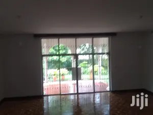 Elegant 5bedroomed Mansion to Let