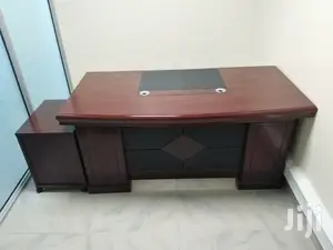 Executive Office Desk 1.6m.