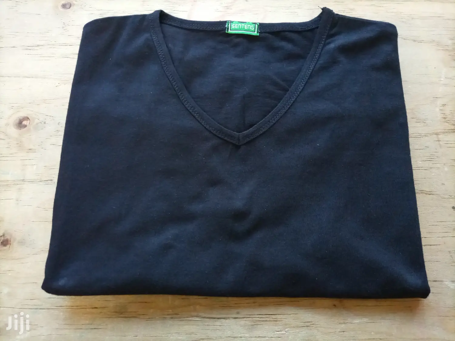 V-neck T-shirts (Binding)