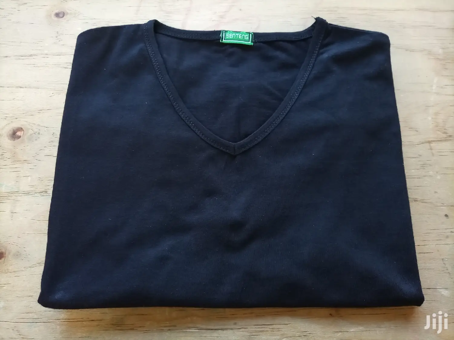 V-neck T-shirts (Binding)