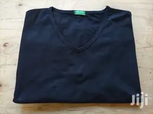 V-neck T-shirts (Binding)
