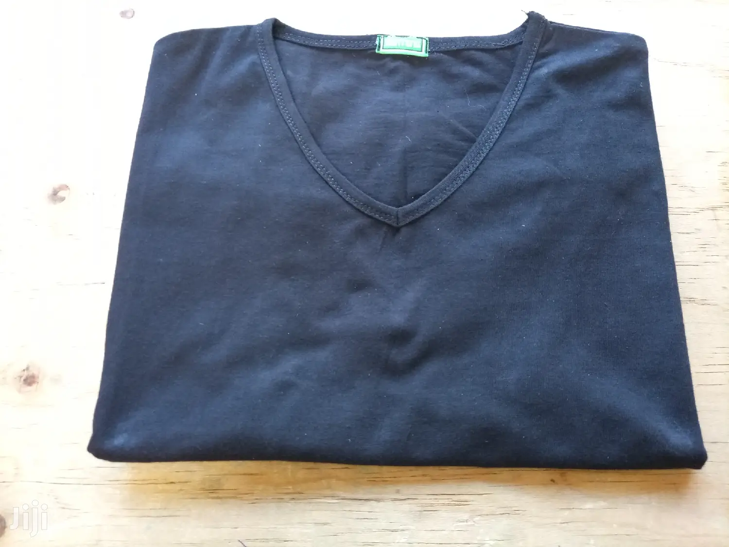 V-neck T-shirts (Binding)