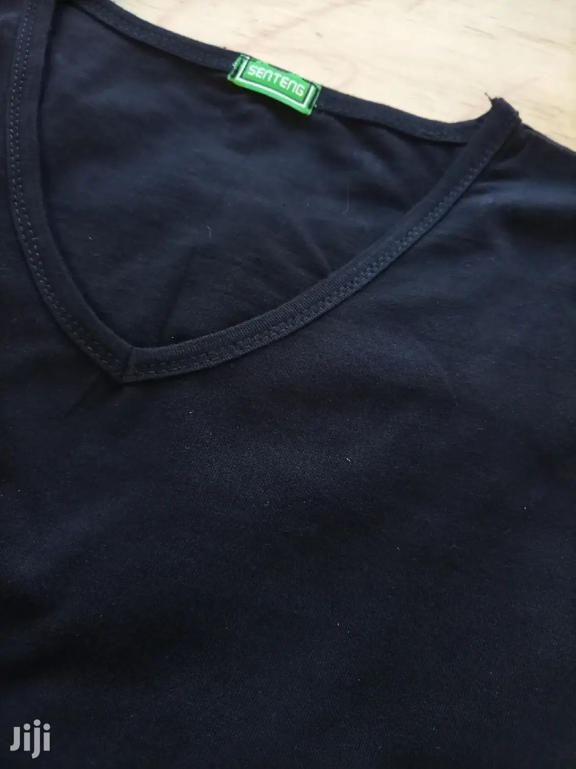 V-neck T-shirts (Binding)