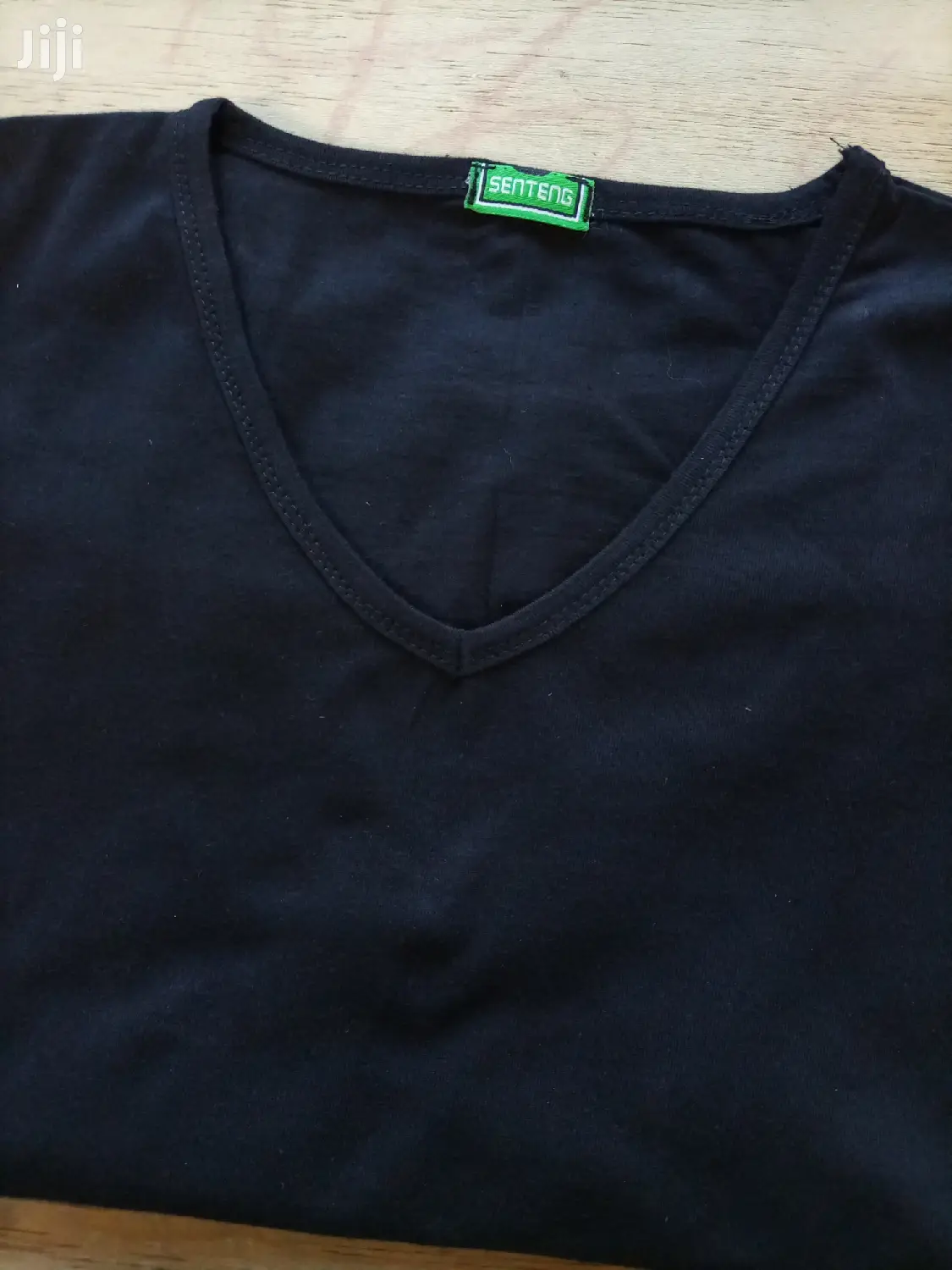 V-neck T-shirts (Binding)
