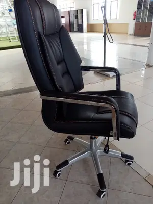 Executive Office Seat