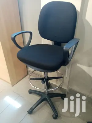 Comfy Lab Chair