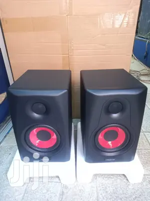 Studio Monitors Takister Mt5