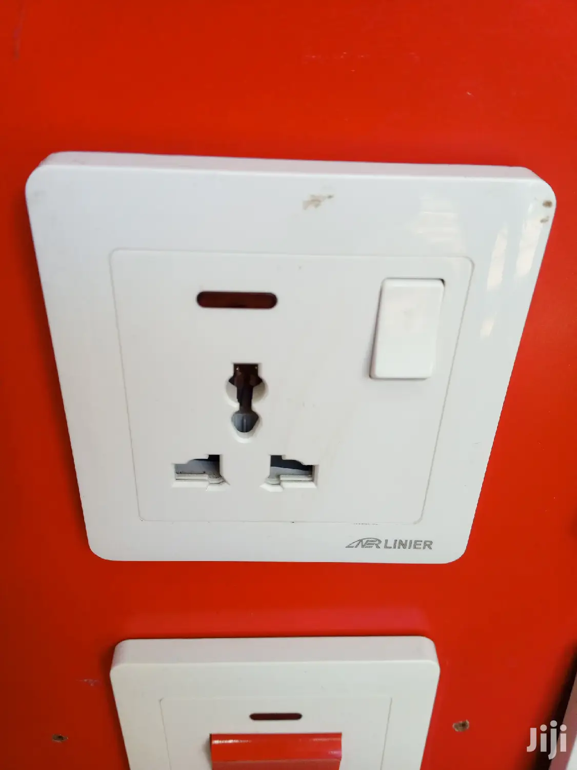 Univesal Single Socket