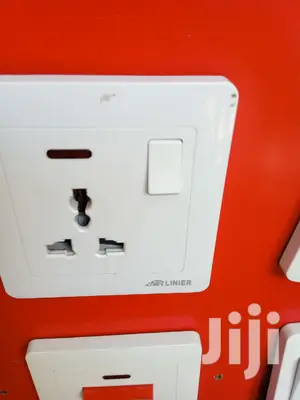 Univesal Single Socket