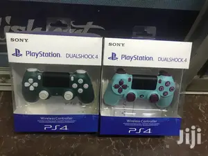 Play Station 4 Pads/Controllers