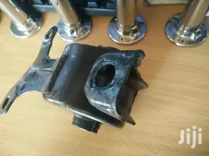 Honda Civic Engine Mount