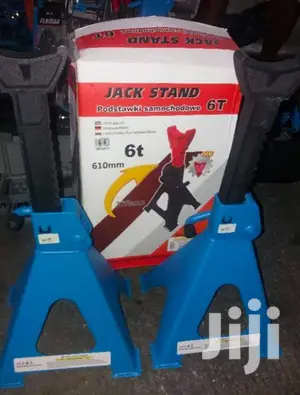 Brand New 6ton Stand Jacks Pair