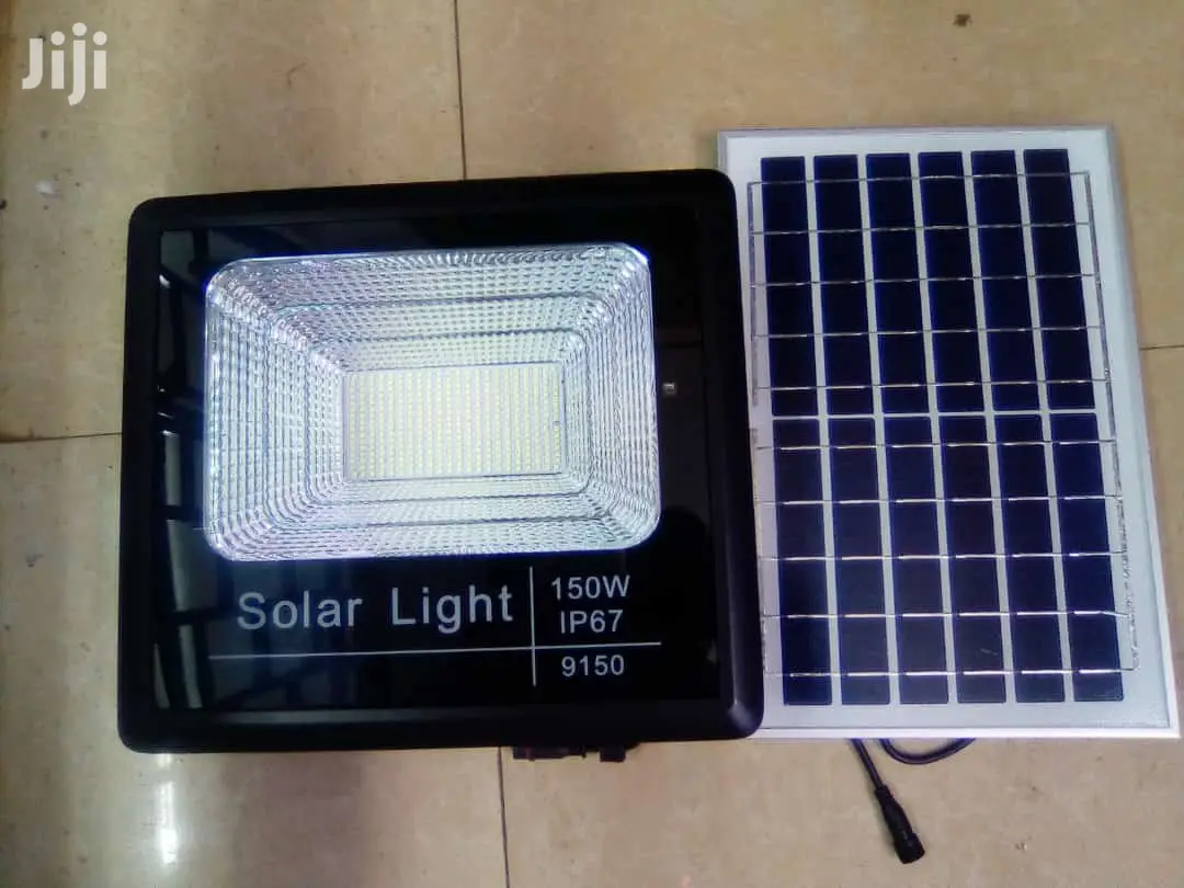 150 Wart Solar Floodlight