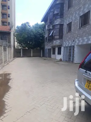 Spacious Bedsitter In Kilimani