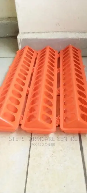 Longitudinal Chicken Feeders