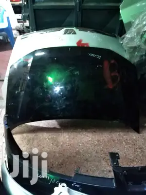 Honda Insight Bonnet