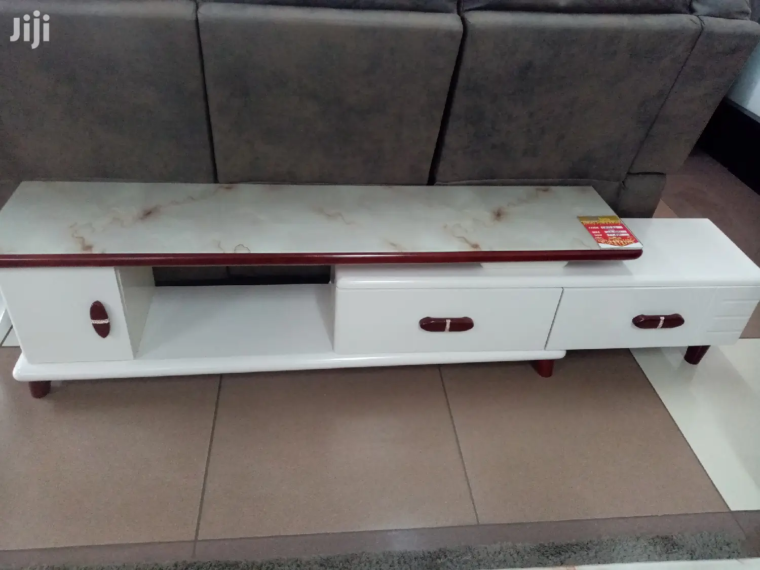 Executive Extendable TV Stand