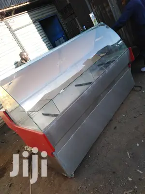 Premium Local Executive Curved Glass Meat Display Chiller