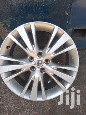 Original Rims Set Size 19 Inch for Lexus.