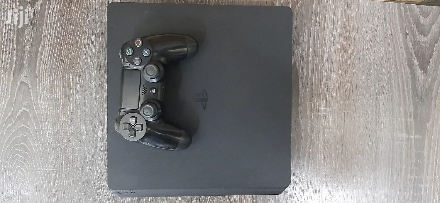 Black Slim Ps4 CONSOLE