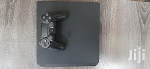 Black Slim Ps4 CONSOLE