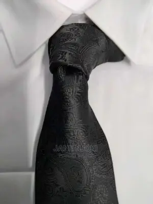 Black Tie Florer
