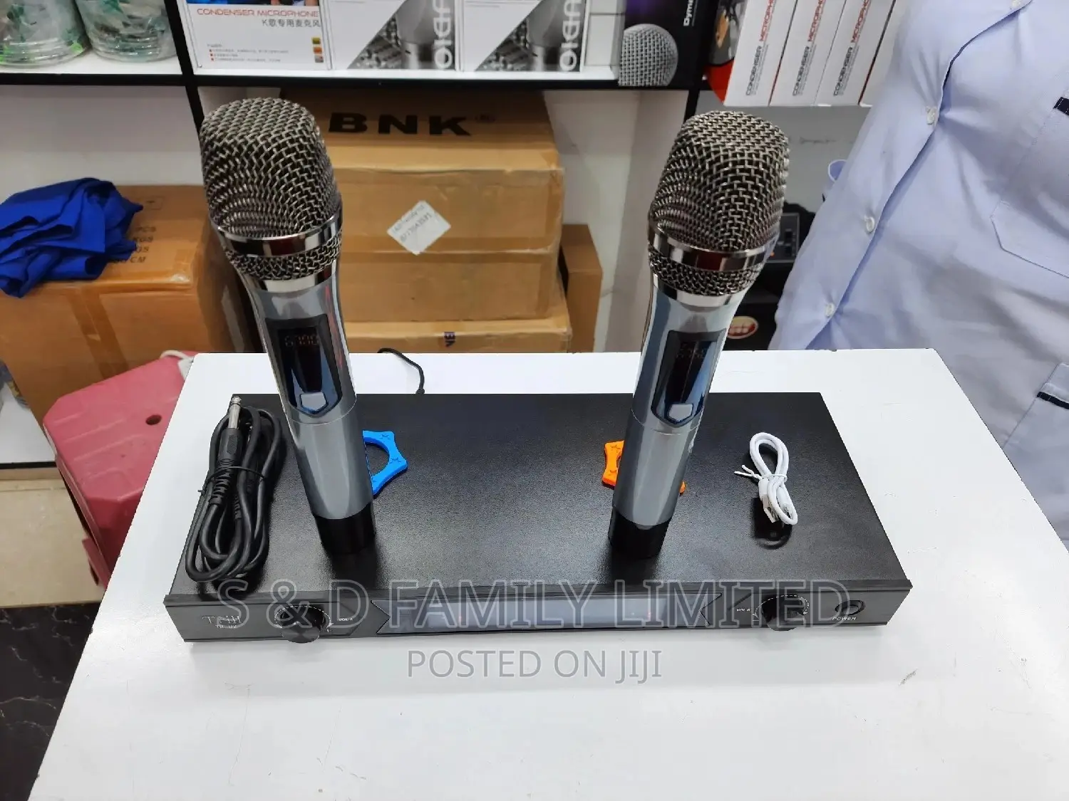 Trill TR-02 Rechargeable Wireless Microphone