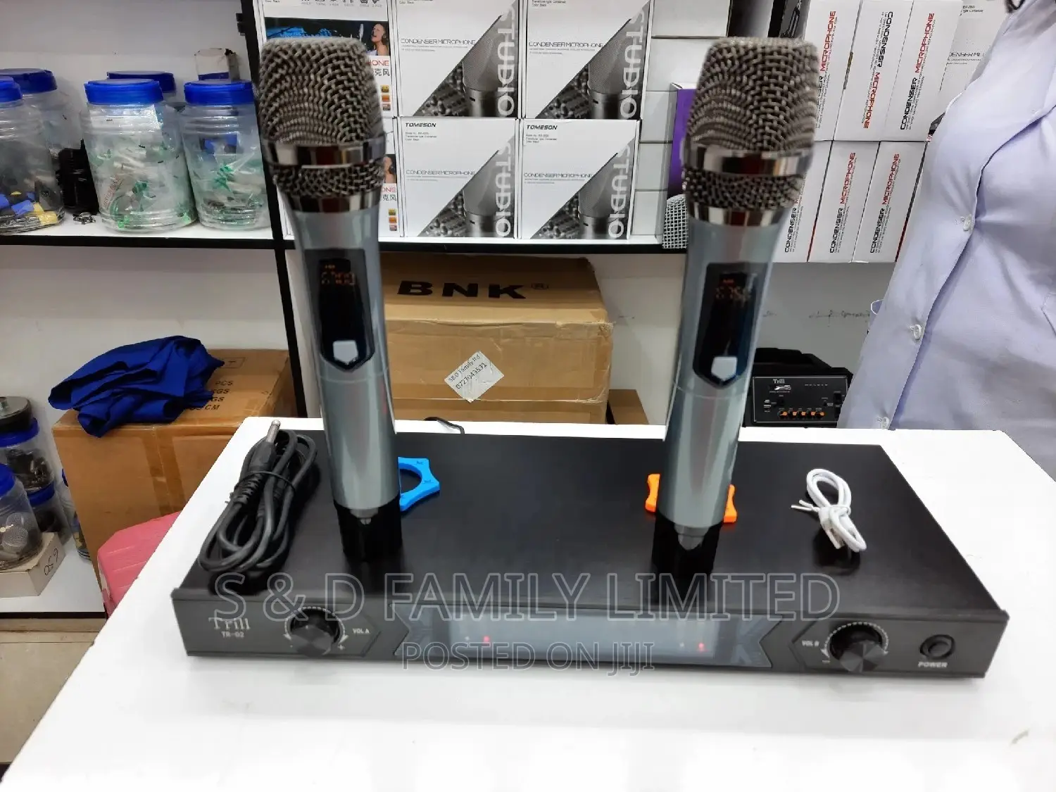 Trill TR-02 Rechargeable Wireless Microphone
