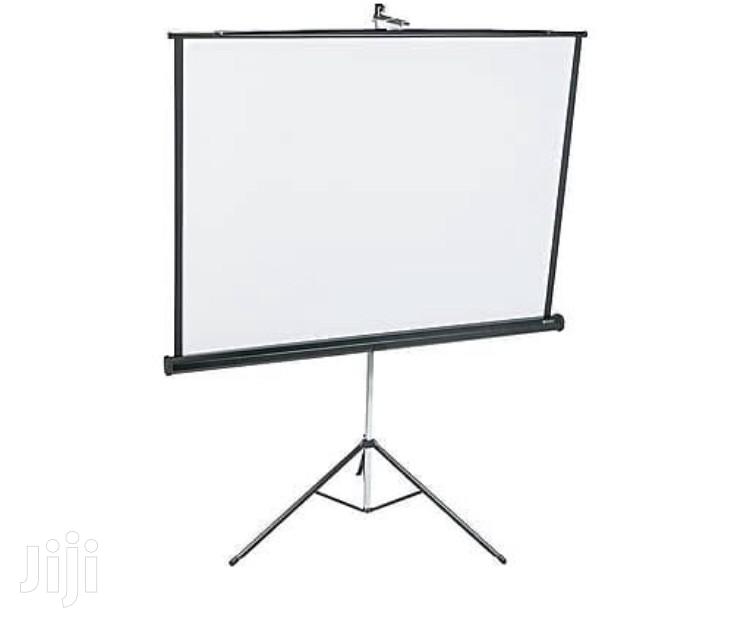 Tripod Projector Screens