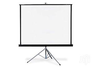 Tripod Projector Screens