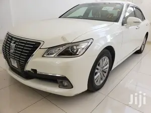 Toyota Crown 2015 White