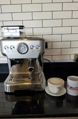 Espresso Coffee Machine With Inbuilt Coffee Grinder!