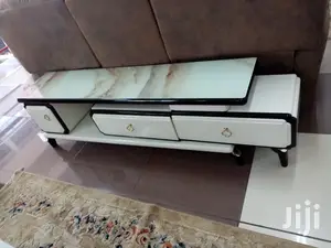 Extendable TV Stand