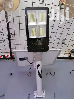 200w Solar Streetlight