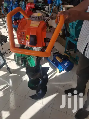 Earth Auger Machine With 7 Bits