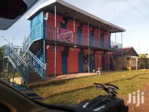 2x40ft Container Stalls With a Roof