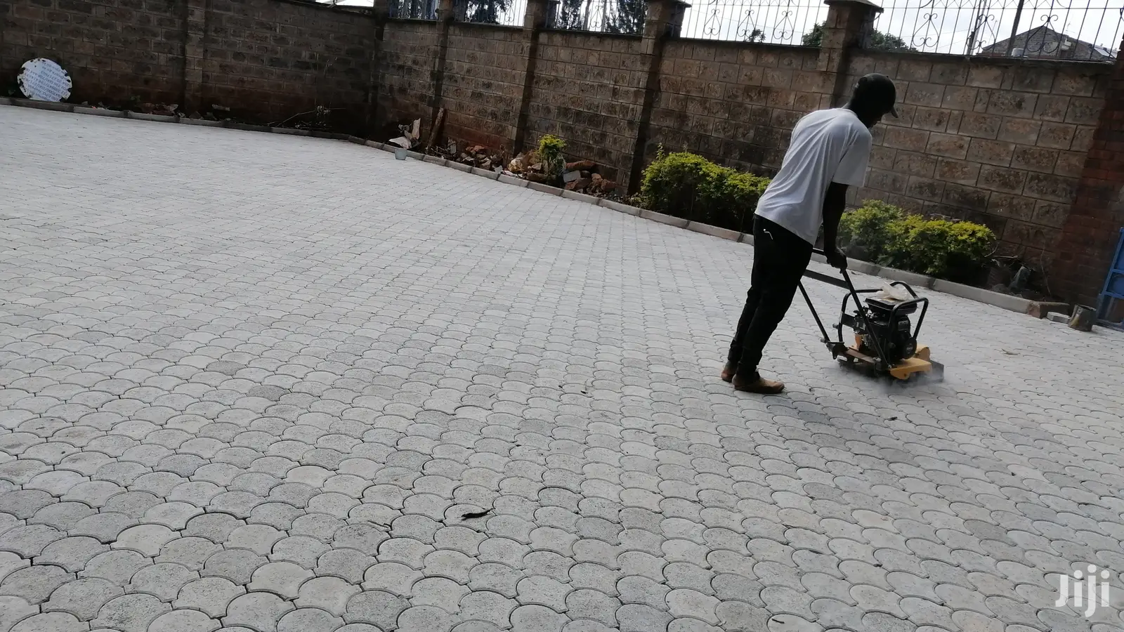 Ordinary High Quality Cabro/ Paving Blocks
