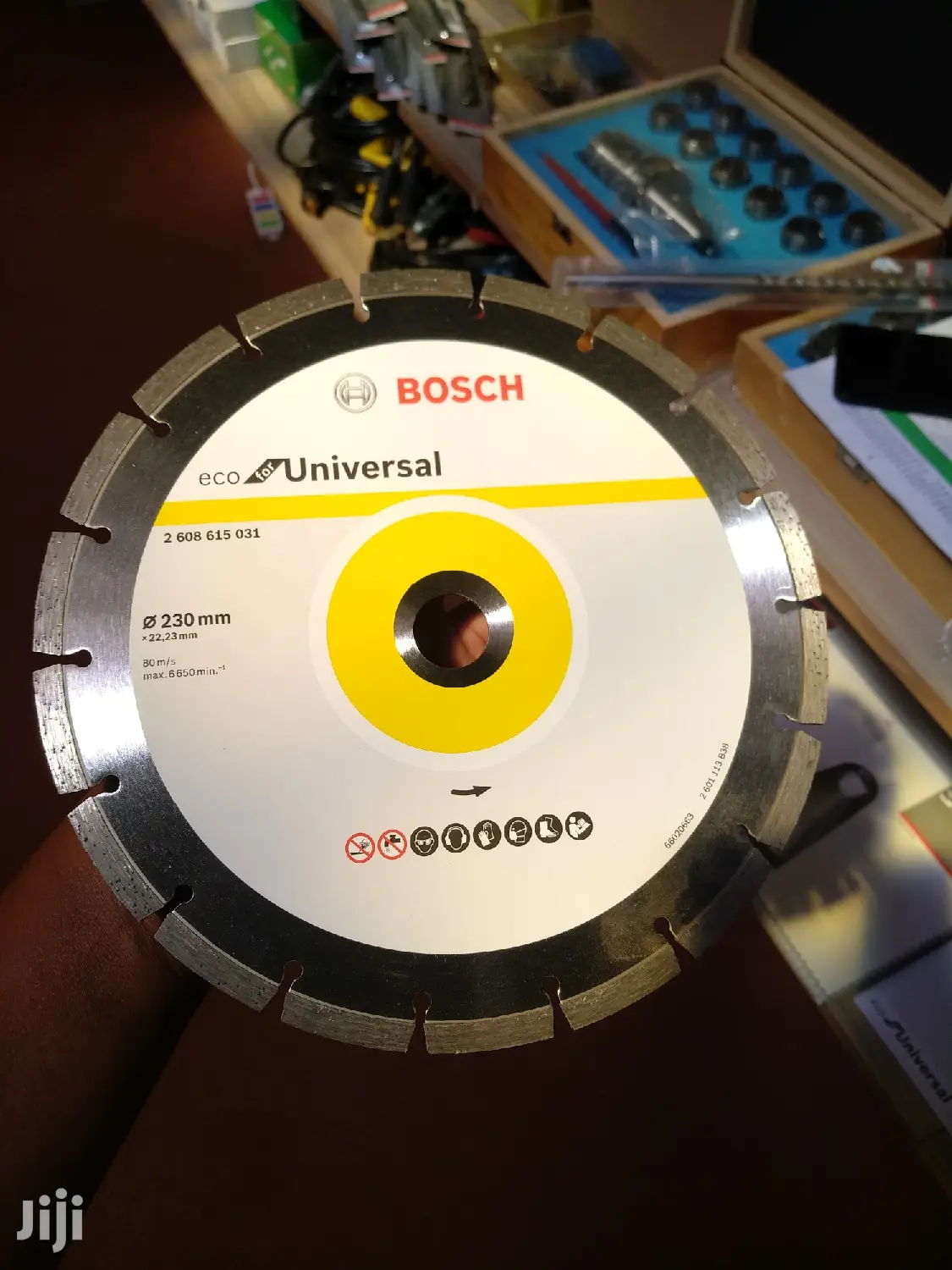 9" Bosch Universal Diamond Cutting Disc
