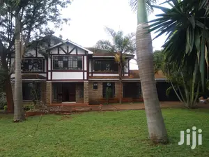 4bedroomed Maisonette, Dsq to Let