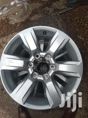 Original Rim Size 17 Inch for Toyota Landcruiser Prado 150.