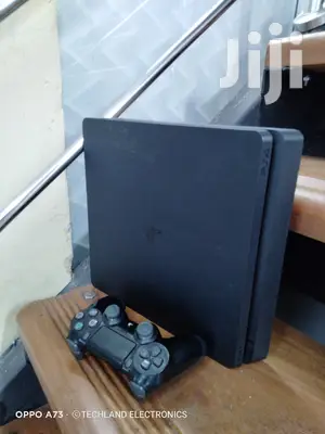 Slim Ps4 Console