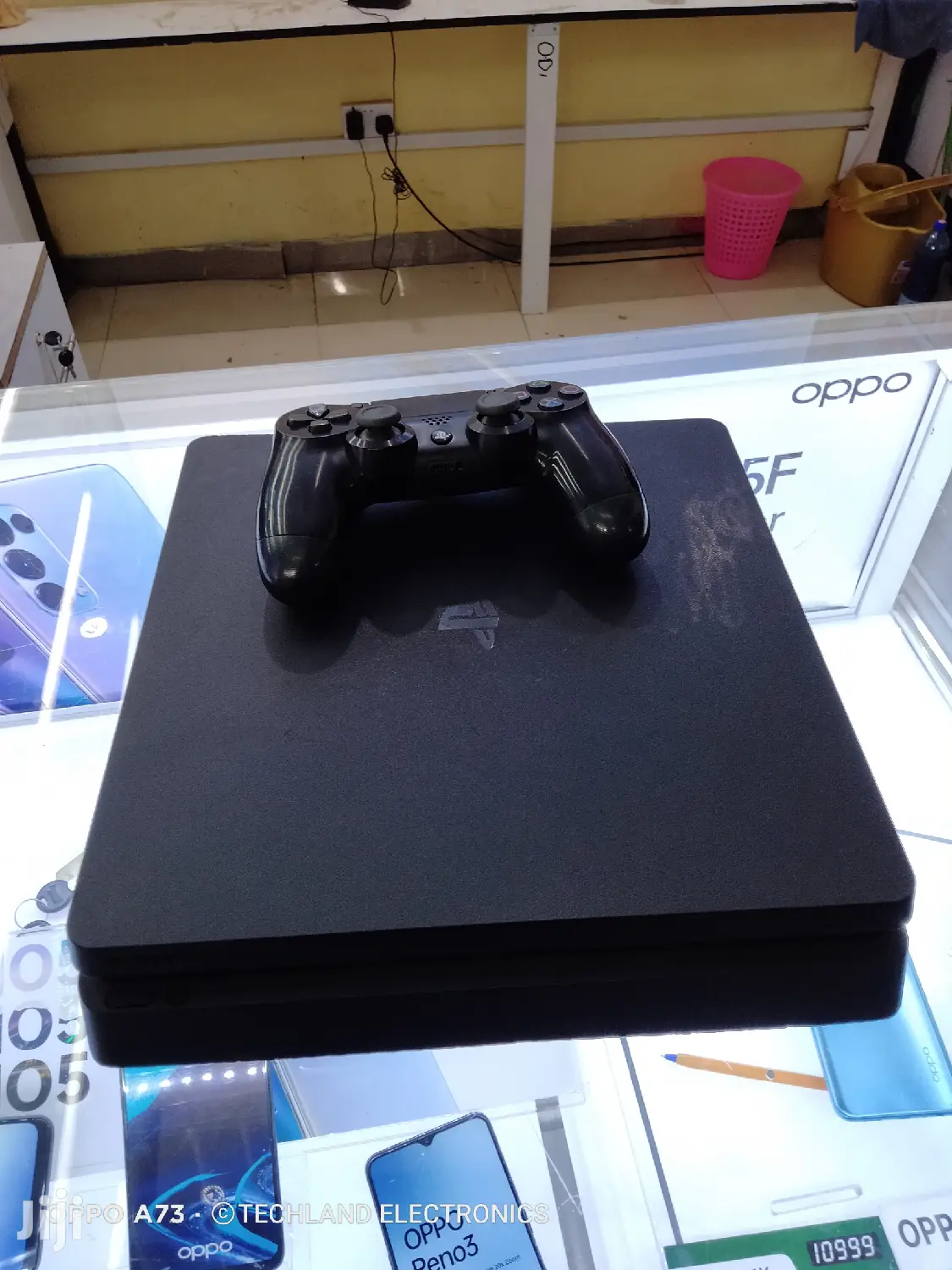 Slim Ps4 Console