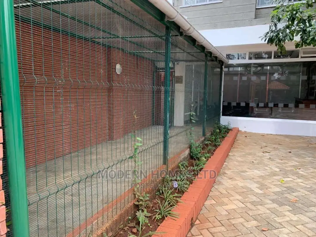 Anti-Cut/Anti-Climb Mesh Fence