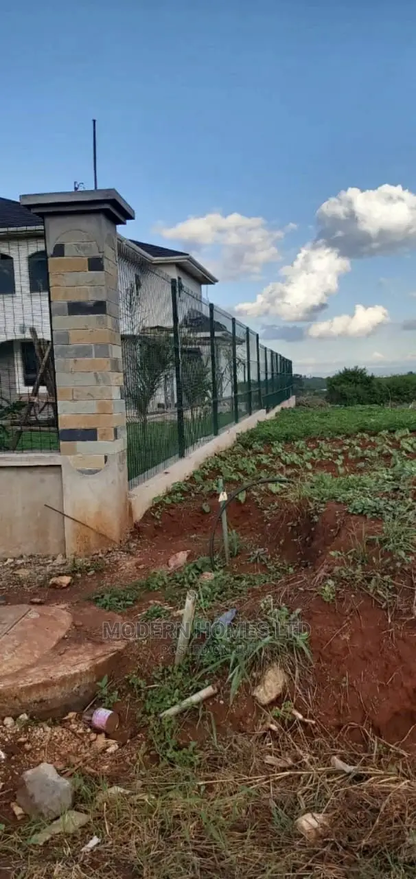 Anti-Cut/Anti-Climb Mesh Fence
