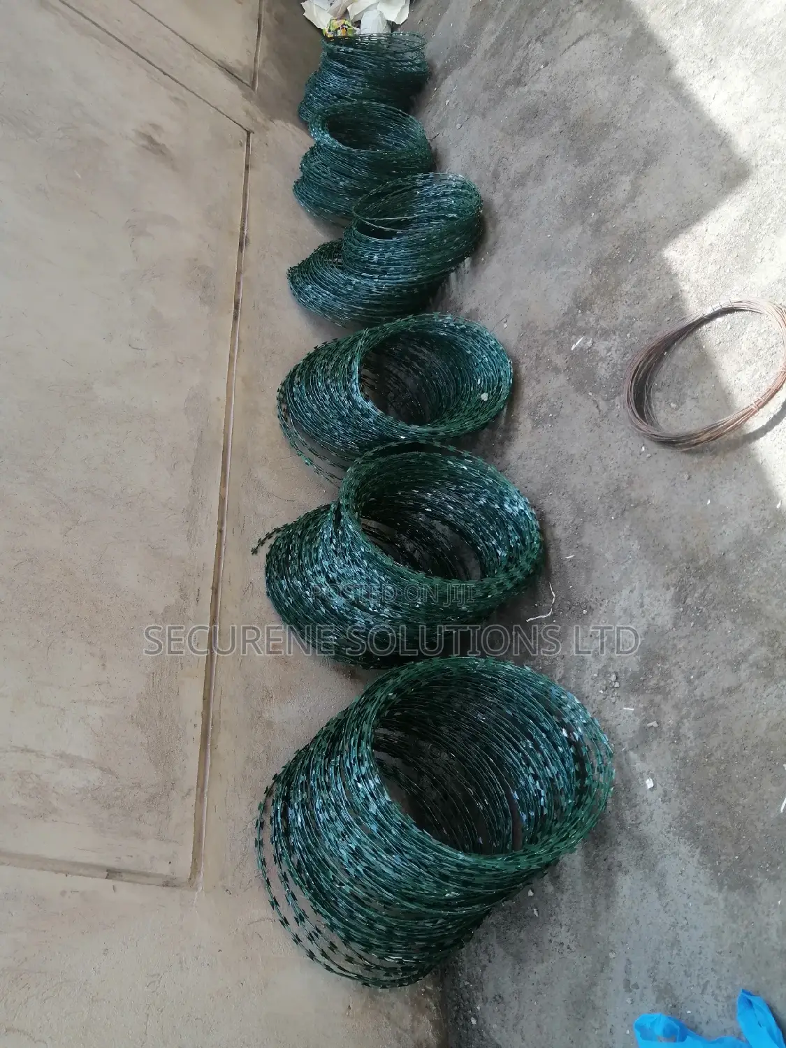 450 Mm Doulble Galvanised Green Razor Wire