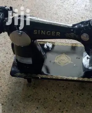 For Sale Singer Sewing Machine