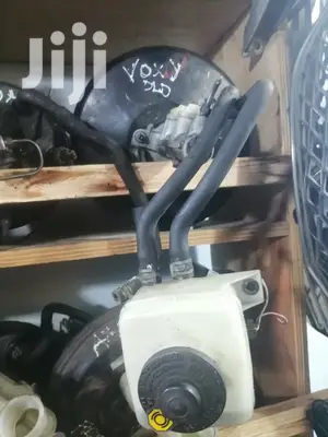 Toyota Voxy Booster/Master Cylinder, Old Model.