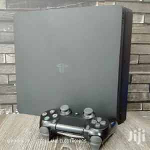 Slim Playstation 4 , 500 Gb