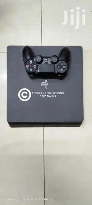 Slim Playstation 4, 500 Gb, Pad